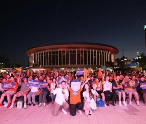 开云平台-橙浪汇聚徐家汇 “万有引力”第二现场燃动CBA总决赛之夜